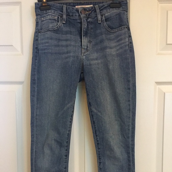Levi’s high waisted skinny jeans. - Picture 2 of 4